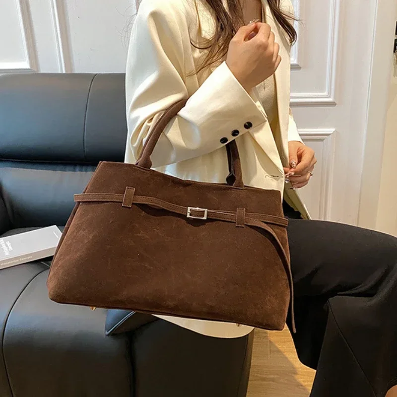Women Bags Designer Sale - حقيبة نسائية مشبك تصميم زخرفي الصلبة