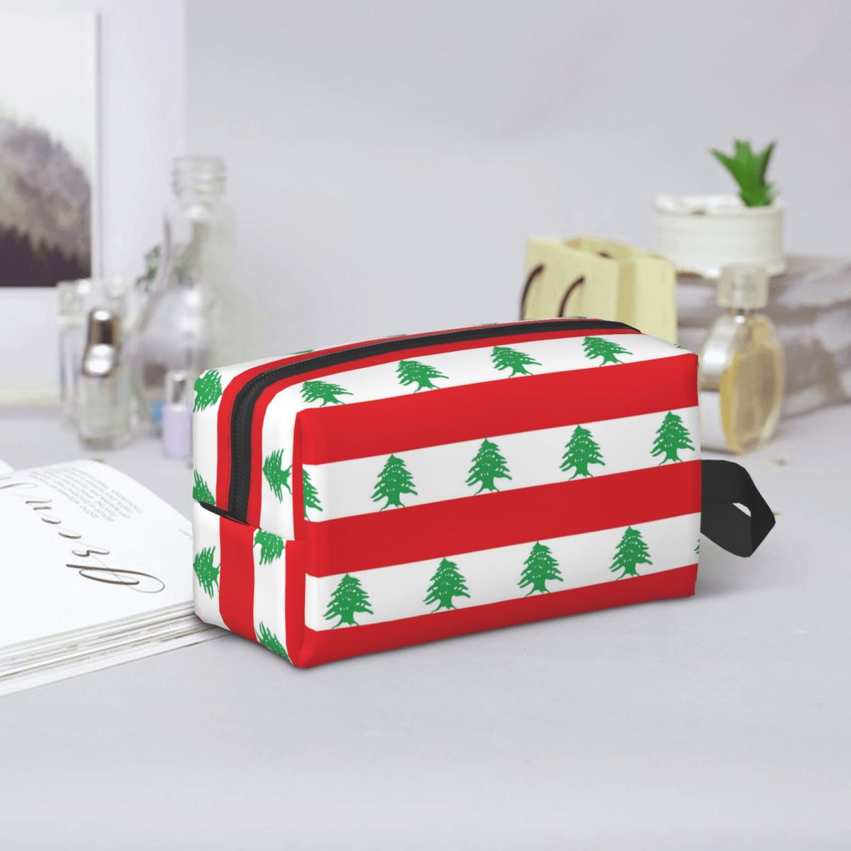 حقيبة مكياج بتصميم علم لبنان،  - مراجعة Women Bags Lebanon وسعره