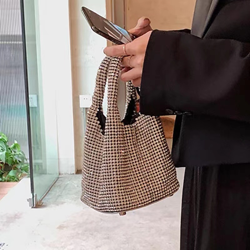 حقيبة سهرة عصرية على شكل دلو م - مراجعة Women Bags Wholesale وسعره