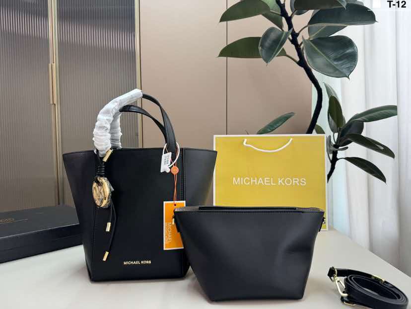 مايكل كورس/مايكل كورس MK 2026  - مراجعة Women Bags Mk وسعره