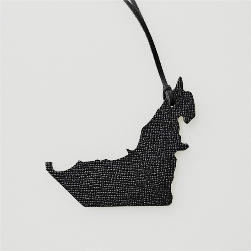 سلسلة مفاتيح جديدة من ماركة شه - مراجعة Women Bags Uae وسعره